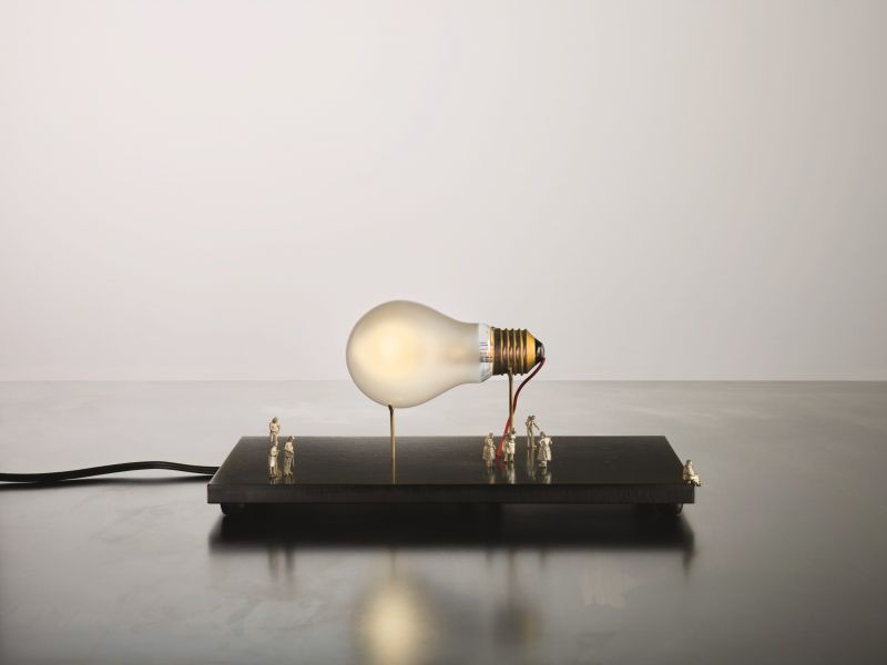 I Ricchi Poveri Monument for a Bulb Tischleuchte Ingo Maurer